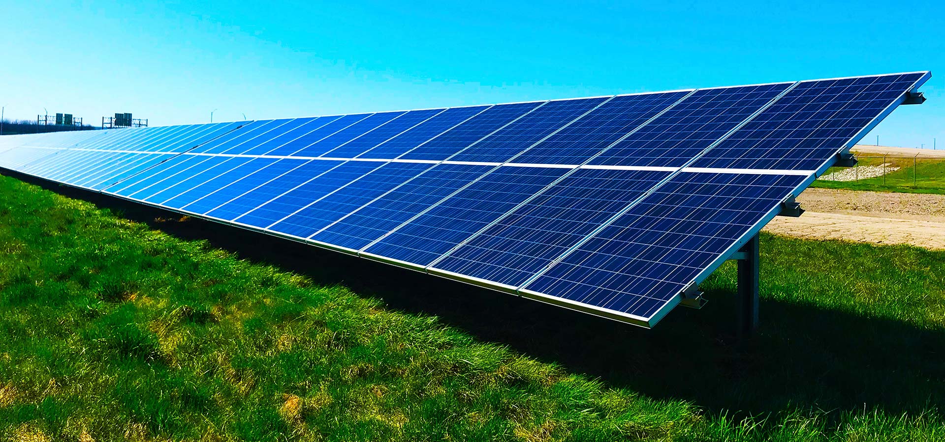découvrez nos services d'installation de panneaux solaires dans le var. profitez d'une énergie propre et durable grâce à nos experts qualifiés qui vous accompagnent dans votre projet énergétique.