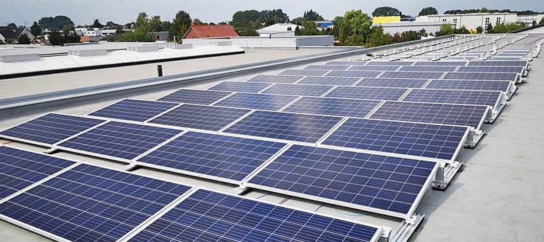 découvrez comment fixer efficacement des panneaux solaires sur une toiture plate grâce à nos conseils pratiques et techniques. optimisez l'installation de votre système photovoltaïque pour maximiser la production d'énergie et renforcer la durabilité de votre toiture.