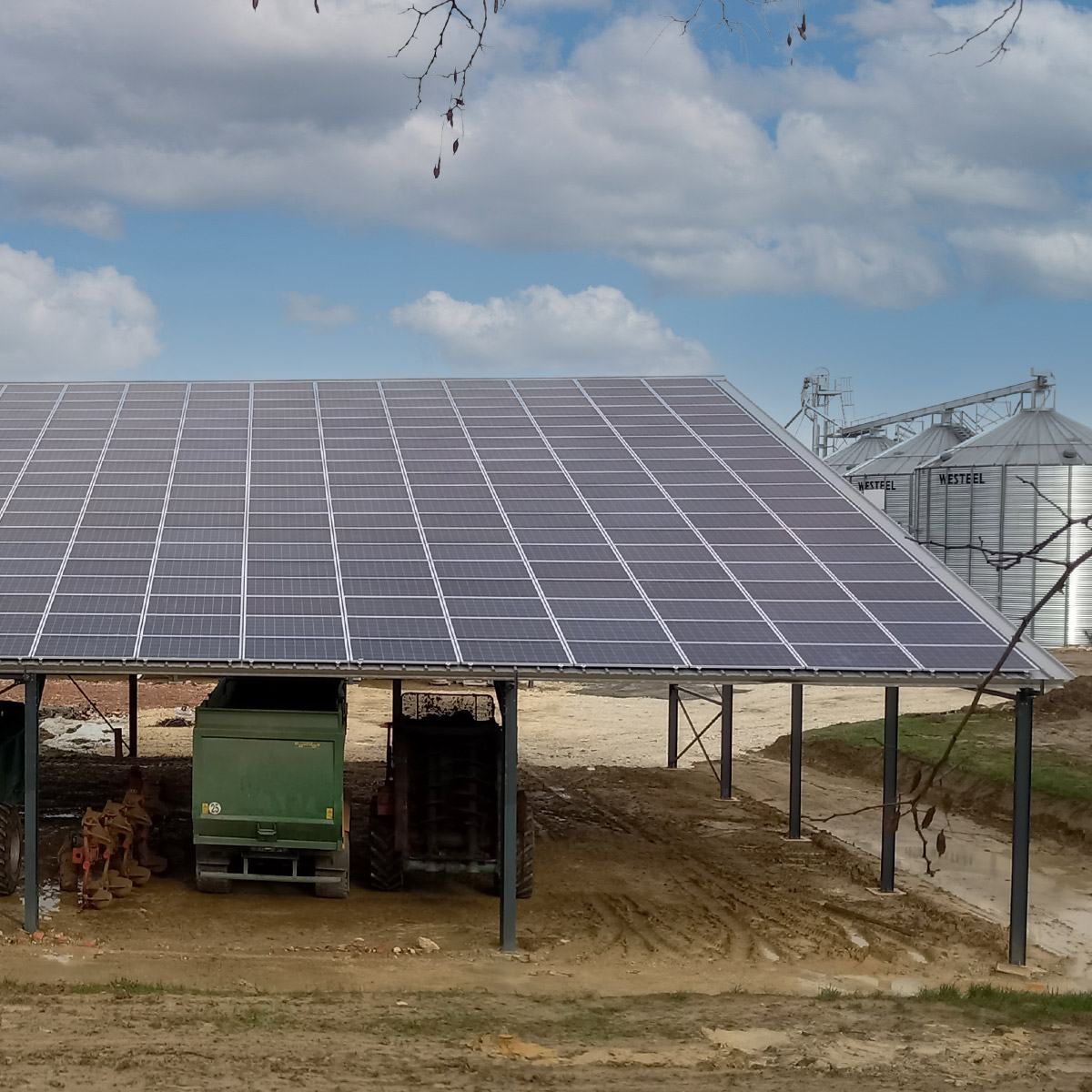 découvrez comment l'installation de panneaux photovoltaïques sur hangar peut optimiser votre consommation d'énergie et réduire vos coûts tout en bénéficiant d'une source d'énergie renouvelable. transformez votre hangar en un espace éco-responsable et profitez d'un retour sur investissement durable.
