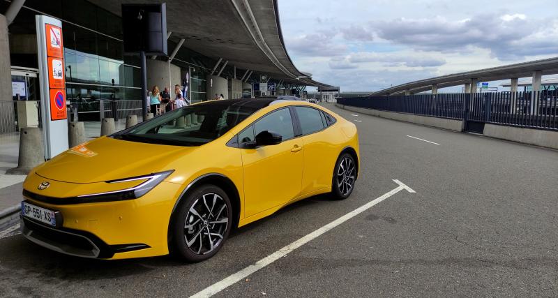 découvrez la prius rechargeable équipée d'un toit photovoltaïque, alliant performance énergétique et respect de l'environnement. profitez d'une conduite durable et d'une autonomie améliorée grâce à cette innovation technologique.