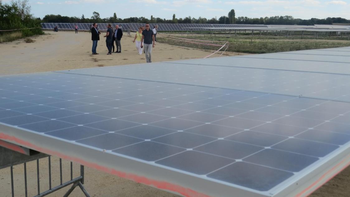 découvrez comment la transformation numérique révolutionne l'industrie solaire, en optimisant la gestion des ressources, en améliorant l'efficacité énergétique et en favorisant l'innovation durable pour un avenir éco-responsable.