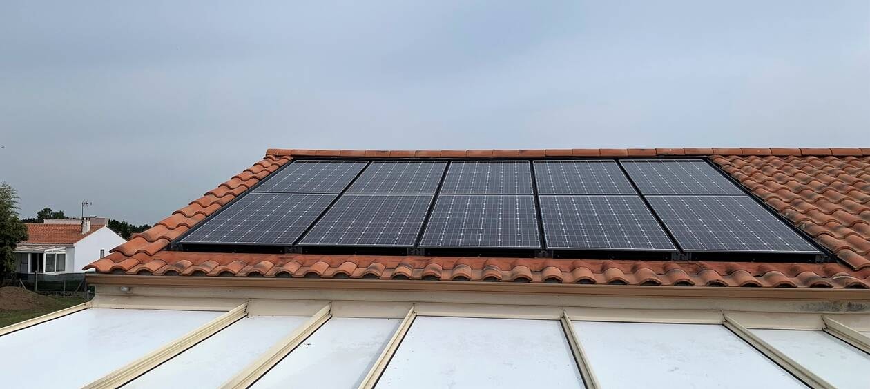 découvrez notre guide complet sur l'aide photovoltaïque : financements, subventions et conseils pour optimiser votre projet d'énergie solaire. profitez d'une transition vers des énergies renouvelables tout en réduisant vos factures d'électricité.