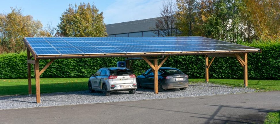 découvrez l'automobile photovoltaïque, une innovation révolutionnaire qui allie durabilité et performance. explorez comment ces véhicules écologiques utilisent l'énergie solaire pour réduire votre empreinte carbone et bénéficier d'une conduite propre et efficace. apprenez-en plus sur les avantages et les technologies derrière cette solution de mobilité durable.