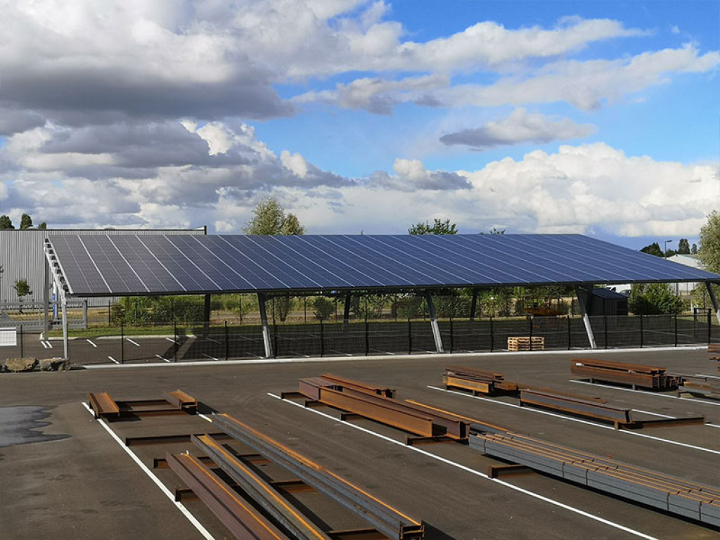 découvrez le bac acier photovoltaïque, une solution innovante alliant durabilité et production d'énergie solaire. idéal pour les toitures industrielles et commerciales, il offre une protection optimale tout en contribuant à la transition énergétique. optez pour un bâtiment éco-responsable avec le bac acier photovoltaïque.