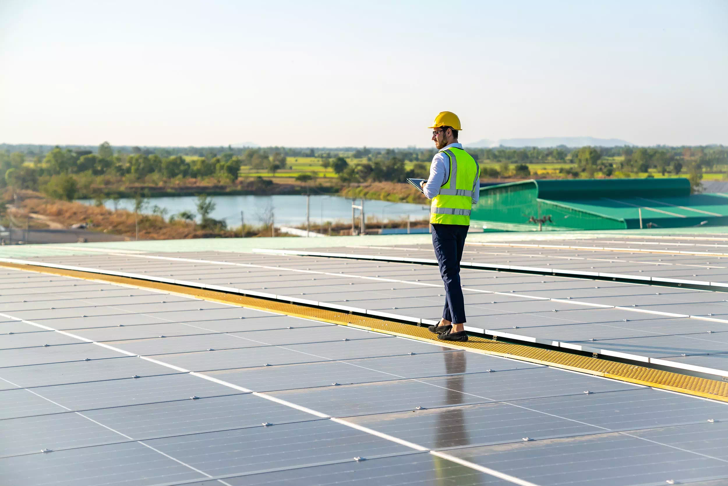 découvrez les avantages de l'investissement dans une ferme solaire. explorez comment ce secteur en pleine expansion peut générer des rendements durables tout en contribuant à la transition énergétique. profitez d'opportunités écologiques et économiques pour un avenir plus vert.