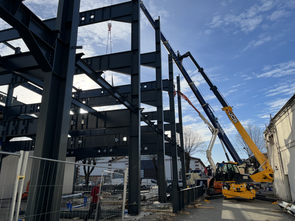 découvrez les avantages des hangars photovoltaïques en 2025, une solution durable et innovante pour optimiser vos espaces de stockage tout en produisant de l'énergie propre. informez-vous sur les dernières technologies, les aides financières et les bénéfices écologiques de cette alternative verte.