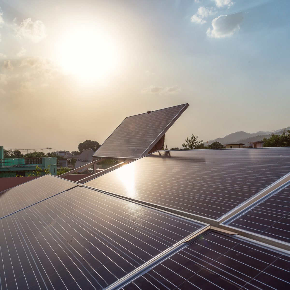 découvrez les avantages d'investir dans le photovoltaïque sur toit. optez pour une solution d'énergie renouvelable durable qui réduit vos factures d'électricité tout en contribuant à la protection de l'environnement. transformez votre toit en une source d'énergie fiable et rentable.