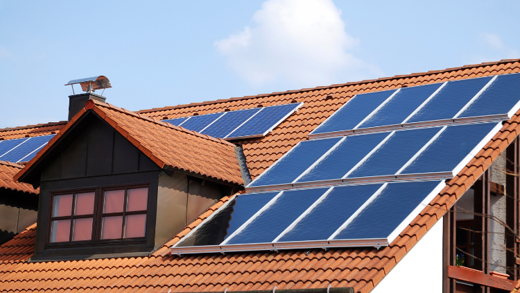 découvrez comment les toits photovoltaïques peuvent transformer votre investissement immobilier en une source d'énergie durable et rentabilité. optez pour l'avenir avec des solutions écologiques et économiques.