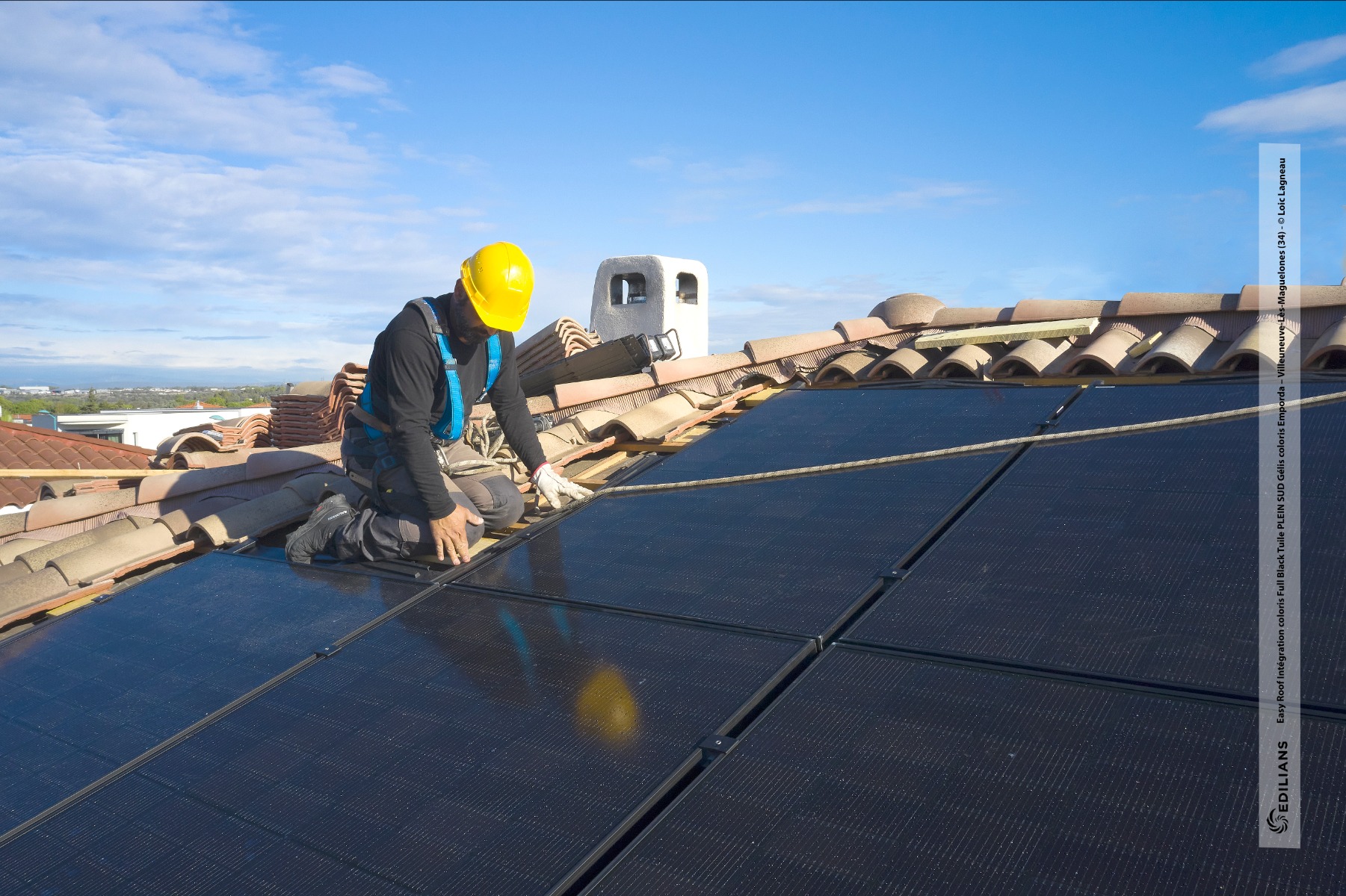 découvrez les nombreux avantages d'un couvreur photovoltaïque, spécialiste de l'installation de panneaux solaires. profitez d'une expertise technique pour maximiser votre production d'énergie, réduire vos factures d'électricité et contribuer à un avenir durable tout en valorisant votre bien immobilier.