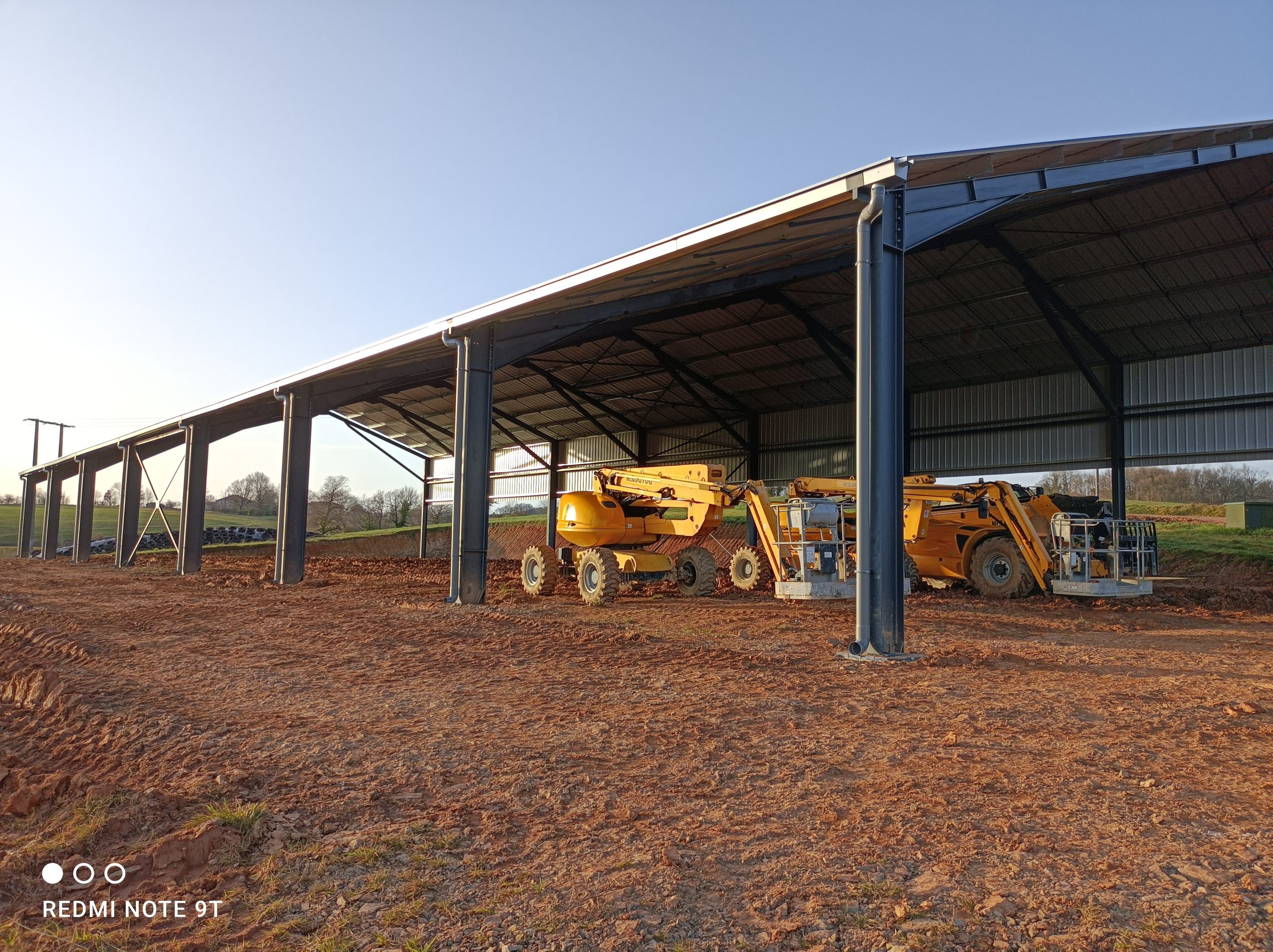 découvrez notre service de location de toit photovoltaïque pour transformer votre toiture en source d'énergie renouvelable. profitez d'une solution écologique et économique, tout en réduisant votre empreinte carbone. contactez-nous dès aujourd'hui pour en savoir plus sur les avantages de la location et comment contribuer à un avenir durable.