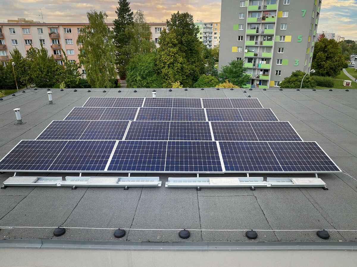 découvrez comment les panneaux photovoltaïques durables peuvent réduire votre empreinte carbone tout en générant de l'énergie renouvelable pour votre maison. optez pour une solution écologique et économique pour un avenir énergétique responsable.
