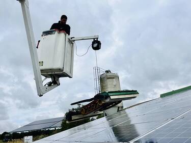 découvrez les toits photovoltaïques en mayenne : une solution écologique et économique pour produire votre propre électricité. informez-vous sur les avantages, les aides financières et les entreprises locales spécialisées dans l'installation de panneaux solaires.