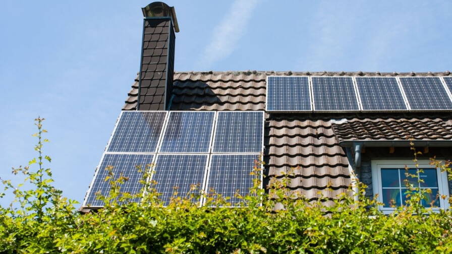découvrez comment la toiture solaire rentable peut transformer votre habitation en une source d'énergie écologique et économique. profitez des avantages financiers et environnementaux de l'énergie solaire tout en augmentant la valeur de votre propriété.