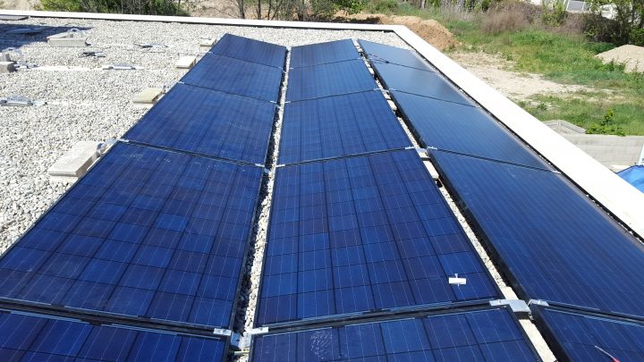 louez votre toiture pour installer des panneaux solaires et générez des revenus tout en contribuant à une énergie durable. profitez d'une solution rentable et écologique pour valoriser votre espace tout en participant à la transition énergétique.