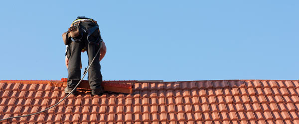 découvrez comment bénéficier de la prime rénovation toiture pour rénover efficacement votre toiture. profitez d'aides financières pour améliorer l'isolation et l'esthétique de votre maison tout en réduisant votre consommation d'énergie.