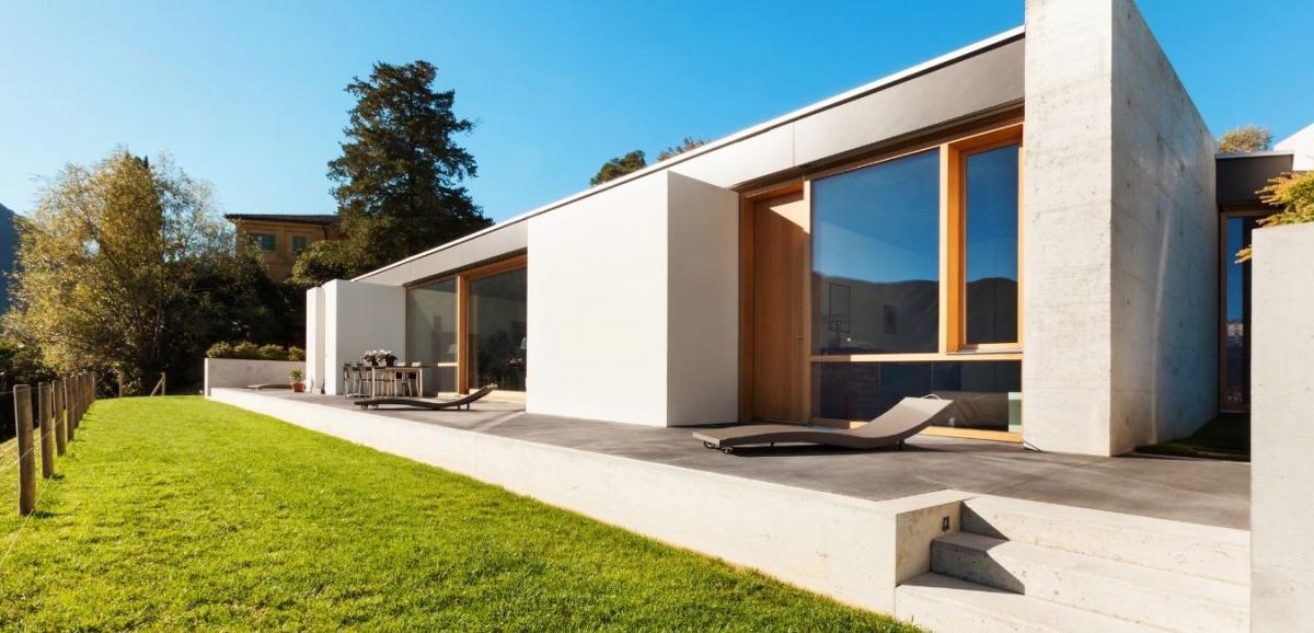 découvrez notre guide sur les maisons à toit plat équipées de systèmes photovoltaïques. apprenez comment optimiser votre espace de vie tout en produisant votre propre énergie renouvelable. explorez les avantages écologiques et économiques de cette solution moderne et durable.