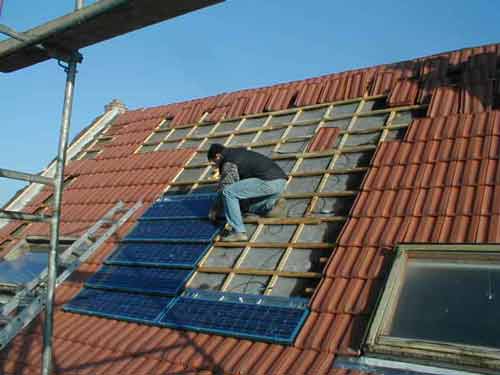 découvrez les tuiles solaires, une solution innovante et esthétique pour produire de l'énergie renouvelable tout en préservant l'apparence de votre toiture. profitez d'une installation discrète et efficace qui vous permet de réduire votre facture d'électricité et de contribuer à la protection de l'environnement.