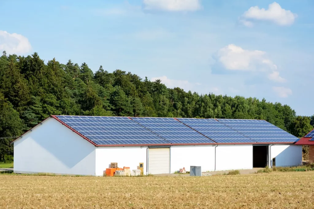 découvrez les avantages d'un toit photovoltaïque pour votre hangar. maximisez votre espace, réduisez vos coûts énergétiques et adoptez une solution durable avec l'énergie solaire.