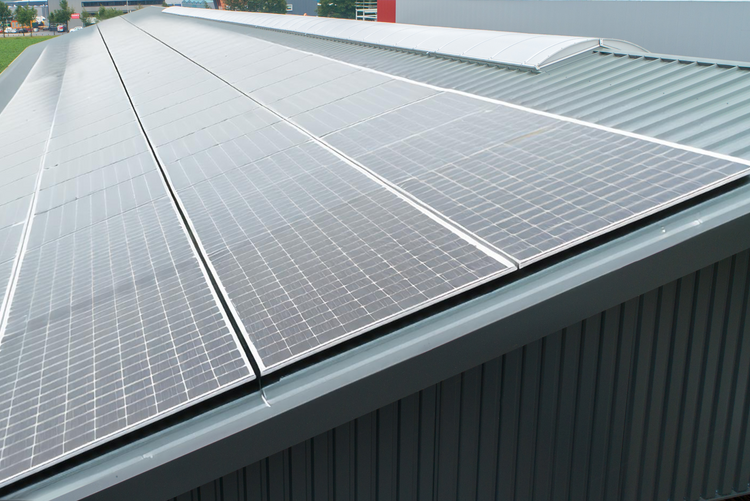 découvrez les avantages des panneaux photovoltaïques pour produire de l'énergie renouvelable. réduisez vos factures d'électricité et faites un geste pour l'environnement grâce à cette source d'énergie durable et économique.