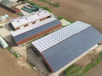 découvrez nos panneaux photovoltaïques adaptés pour une toiture de 13x7,80 mètres, offrant une solution efficace et durable pour produire votre propre électricité. profitez d'une énergie renouvelable tout en réduisant votre facture énergétique.