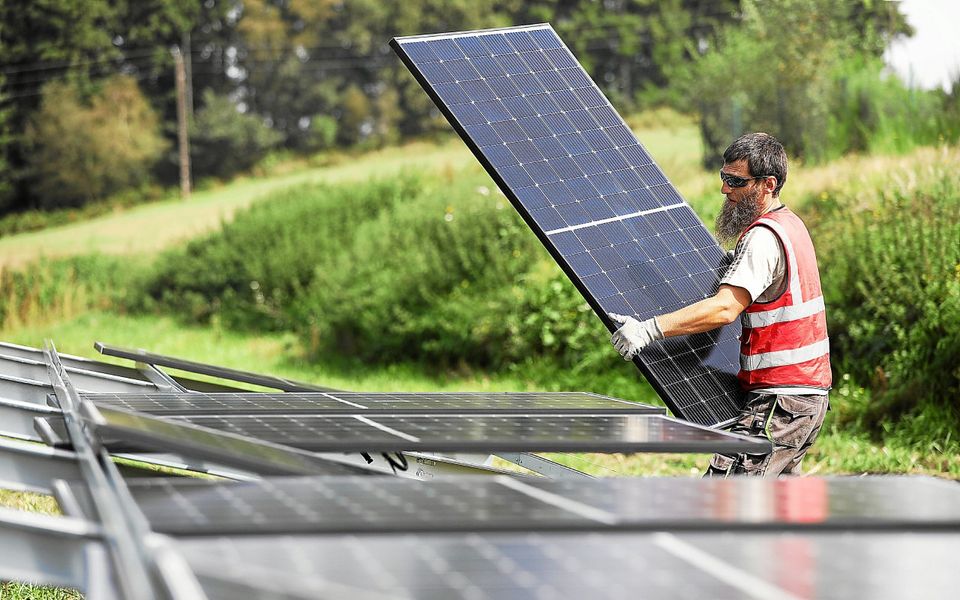 découvrez nos services d'installation de panneaux photovoltaïques pour maximiser votre production d'énergie solaire. profitez d'une énergie renouvelable, réduisez vos factures d'électricité et contribuez à la protection de l'environnement grâce à des solutions sur mesure adaptées à vos besoins.