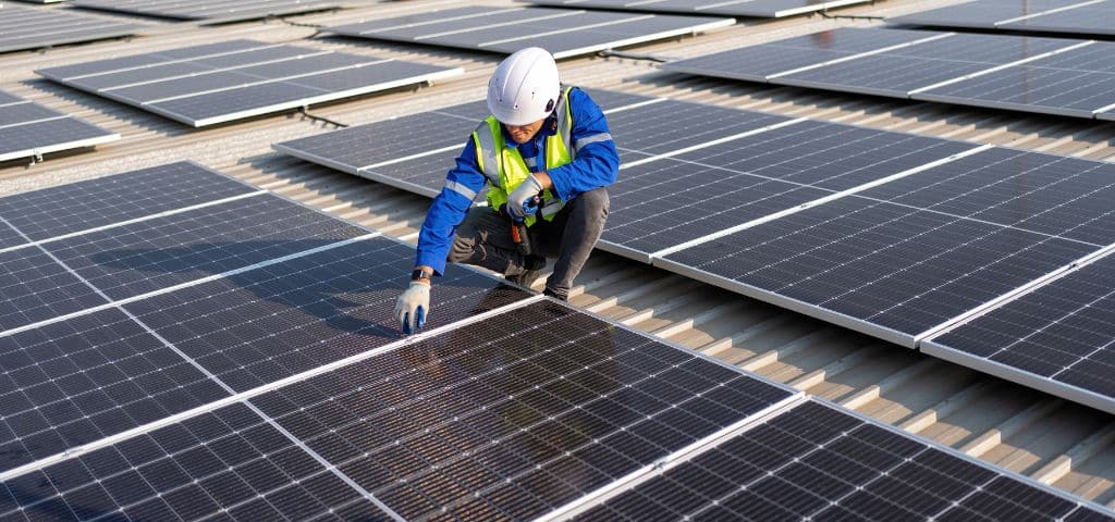 découvrez comment optimiser vos panneaux solaires pour maximiser leur efficacité et réduire votre empreinte carbone. apprenez des astuces pratiques et des conseils d'experts pour tirer le meilleur parti de votre installation solaire.
