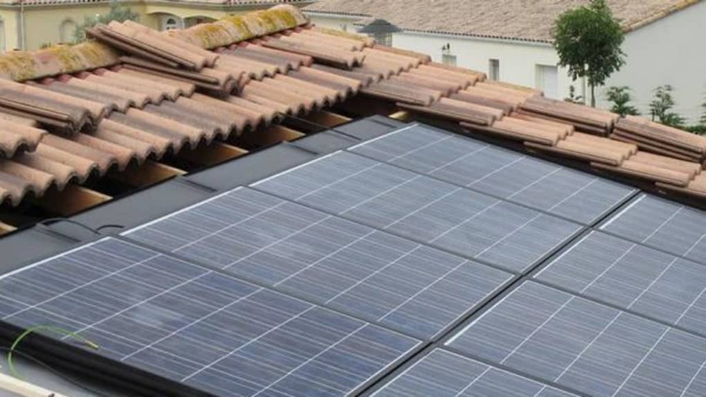découvrez les panneaux solaires intégrés, une solution esthétique et performante pour produire votre propre énergie renouvelable. optimisez votre espace et réduisez votre empreinte carbone tout en bénéficiant d'une intégration parfaite dans votre habitat.