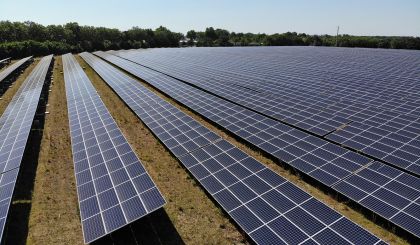 découvrez les avantages des panneaux photovoltaïques installés dans votre garage en 2019. optimisez l'espace de votre garage tout en réduisant votre facture d'électricité grâce à des solutions d'énergie renouvelable. informez-vous sur les dernières technologies et les bénéfices environnementaux des panneaux solaires.