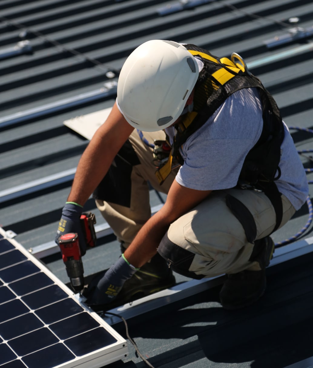 découvrez les avantages des panneaux photovoltaïques sur un toit en fibrociment. optimisez votre production d'énergie solaire tout en garantissant la sécurité et la durabilité de votre habitat. informez-vous sur l'installation, l'entretien et les aides financières disponibles pour passer au vert.