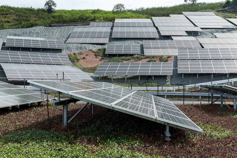 découvrez comment investir dans des panneaux photovoltaïques à montpellier. profitez des avantages écologiques et économiques de l'énergie solaire, tout en contribuant à la transition énergétique. informez-vous sur les aides disponibles et les meilleures pratiques pour maximiser votre retour sur investissement.