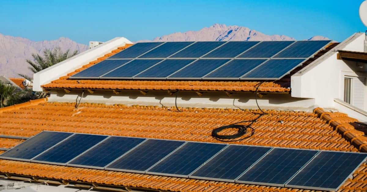 découvrez l'importance de la superficie des toits photovoltaïques pour maximiser la production d'énergie solaire. apprenez à calculer et optimiser l'espace de votre toit pour tirer le meilleur parti de votre installation solaire.