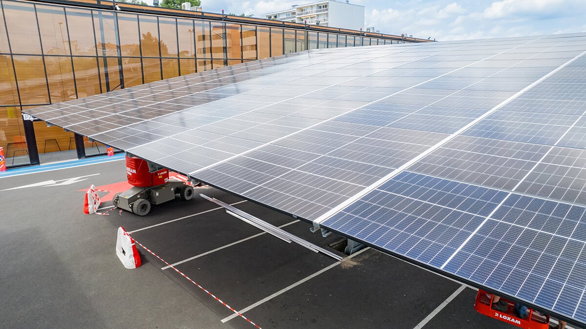 découvrez l'importance de la superficie du toit photovoltaïque pour optimiser la production d'énergie solaire. apprenez comment maximiser votre espace et améliorer votre efficacité énergétique tout en réduisant votre empreinte carbone.