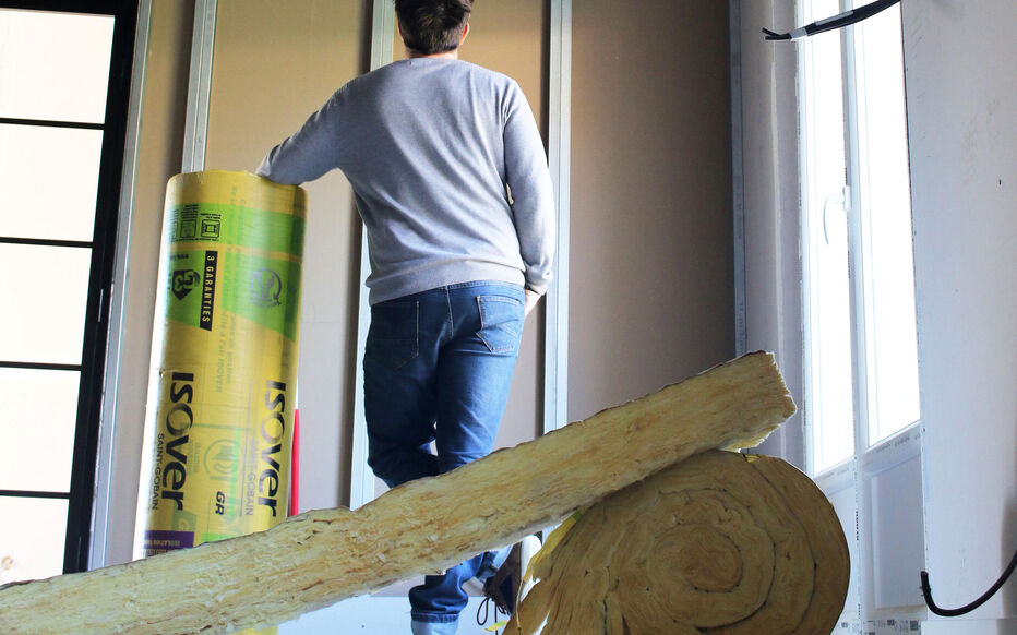 découvrez nos services d'aide à la toiture, spécialisés dans la rénovation, la réparation et l'entretien des toits. profitez de conseils d'experts et d'un accompagnement personnalisé pour garantir la durabilité et l'esthétique de votre toiture.