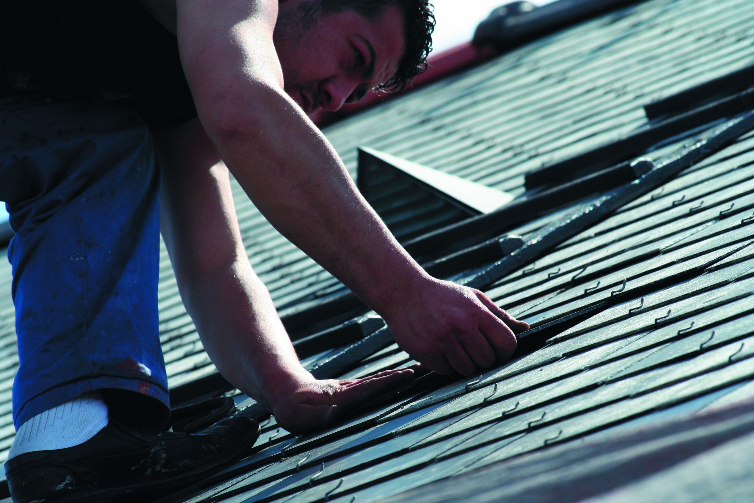 découvrez nos services professionnels de remplacement de toiture en ardoise. profitez d'une expertise de qualité pour garantir l'esthétique et la durabilité de votre toit, tout en améliorant l'isolation de votre maison.