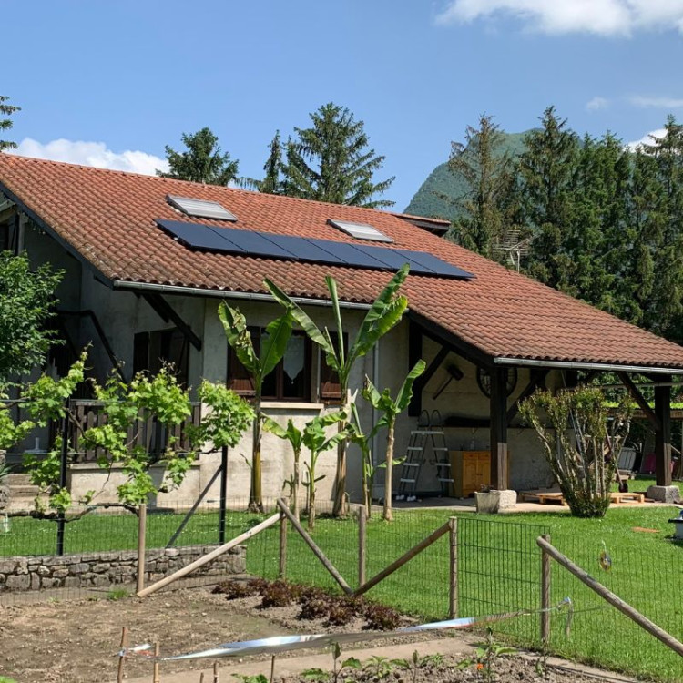 découvrez comment un toit de corps de ferme peut se transformer en une source d'énergie durable grâce aux panneaux photovoltaïques. optimisez votre espace tout en contribuant à la transition énergétique avec une solution éco-responsable.