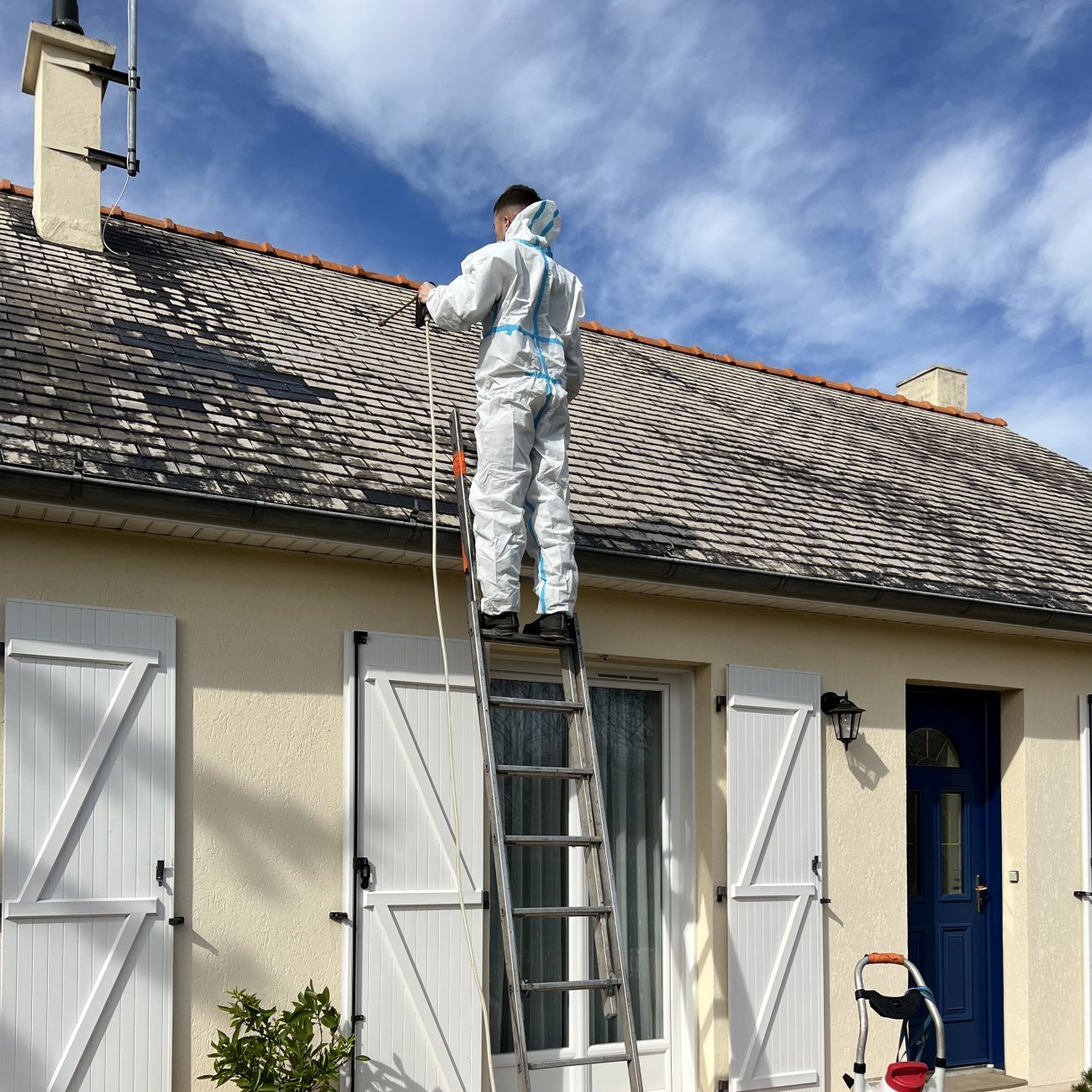 découvrez nos astuces pour optimiser les coûts de votre toiture. apprenez à choisir les matériaux adaptés, à planifier votre projet efficacement et à réaliser des économies tout en garantissant la qualité et la durabilité de votre couverture.