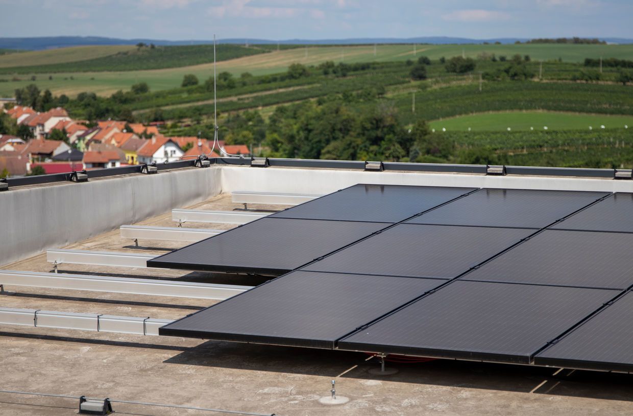 découvrez les avantages et la démarche de la pose de panneaux photovoltaïques sur toiture plate. optimisez l'espace de votre toit tout en produisant une énergie renouvelable et en réduisant votre facture d'électricité.