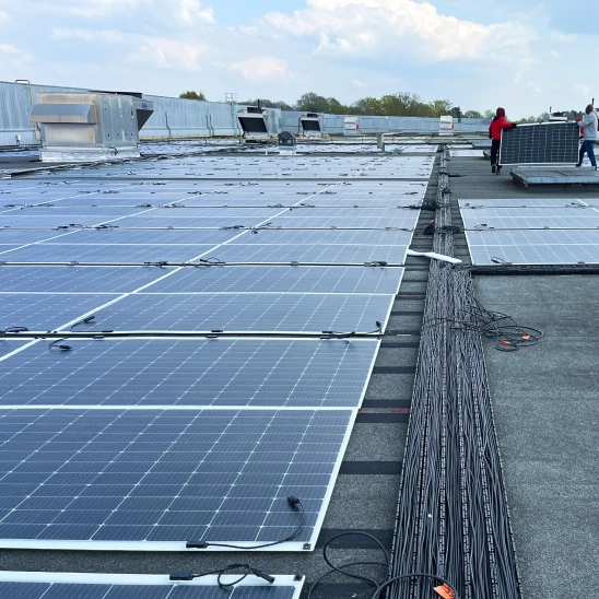 découvrez notre toit photovoltaïque innovant qui allie performance énergétique et design moderne. transformez votre habitation en une source d'énergie renouvelable tout en réduisant votre empreinte carbone. passez à l'énergie solaire avec élégance et efficacité.