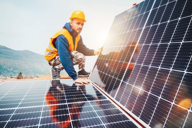 besoin d'un installateur de panneaux solaires en seine-et-marne (77) ? profitez de notre expertise pour une installation efficace et durable. économisez sur vos factures d'électricité tout en contribuant à la transition énergétique. contactez-nous pour un devis personnalisé !