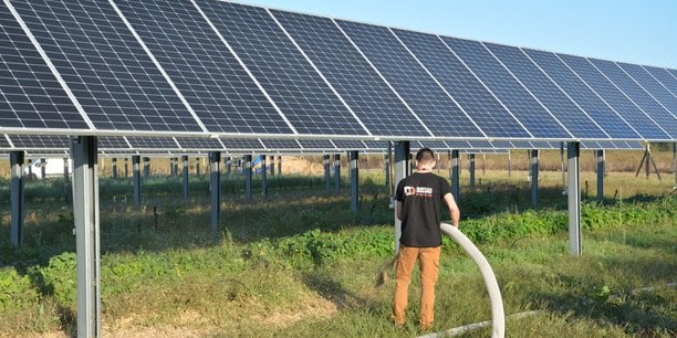 découvrez le projet photovoltaïque innovant de l'université de bordeaux, visant à promouvoir les énergies renouvelables et à réduire l'empreinte carbone. engagez-vous pour un avenir durable grâce à cette initiative qui transforme le campus en un modèle d'efficacité énergétique.