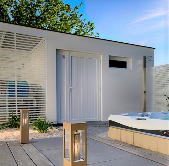 découvrez notre abri de jardin en parpaing avec toit plat, alliant robustesse et esthétisme. idéal pour optimiser votre espace extérieur tout en garantissant une protection durable pour vos outils et équipements. explorez des modèles personnalisables qui s'intègrent parfaitement à votre jardin.