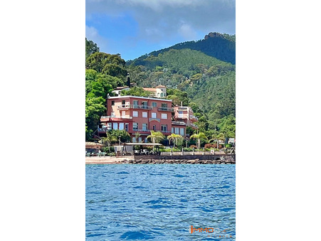 découvrez les meilleures offres d'achat de toits terrasses à théoule. profitez d'un cadre idyllique avec vue sur la mer et d'un espace extérieur unique pour vos moments de détente. ne manquez pas cette opportunité d'investir dans un bien d'exception.