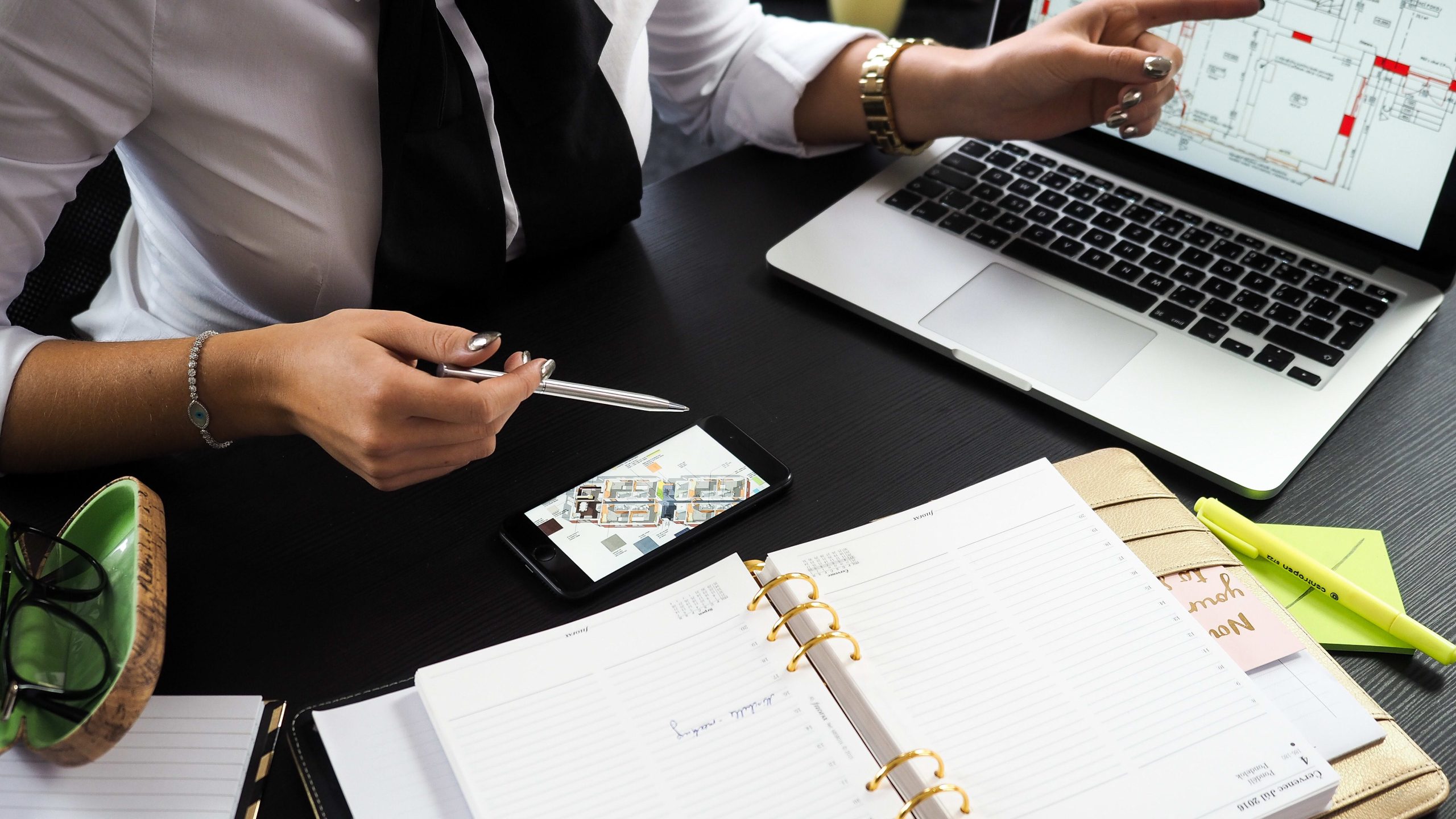 découvrez notre agence, spécialisée dans la création de stratégies sur mesure pour répondre à vos besoins. nous accompagnons les entreprises dans leur développement avec des solutions innovantes et efficaces.