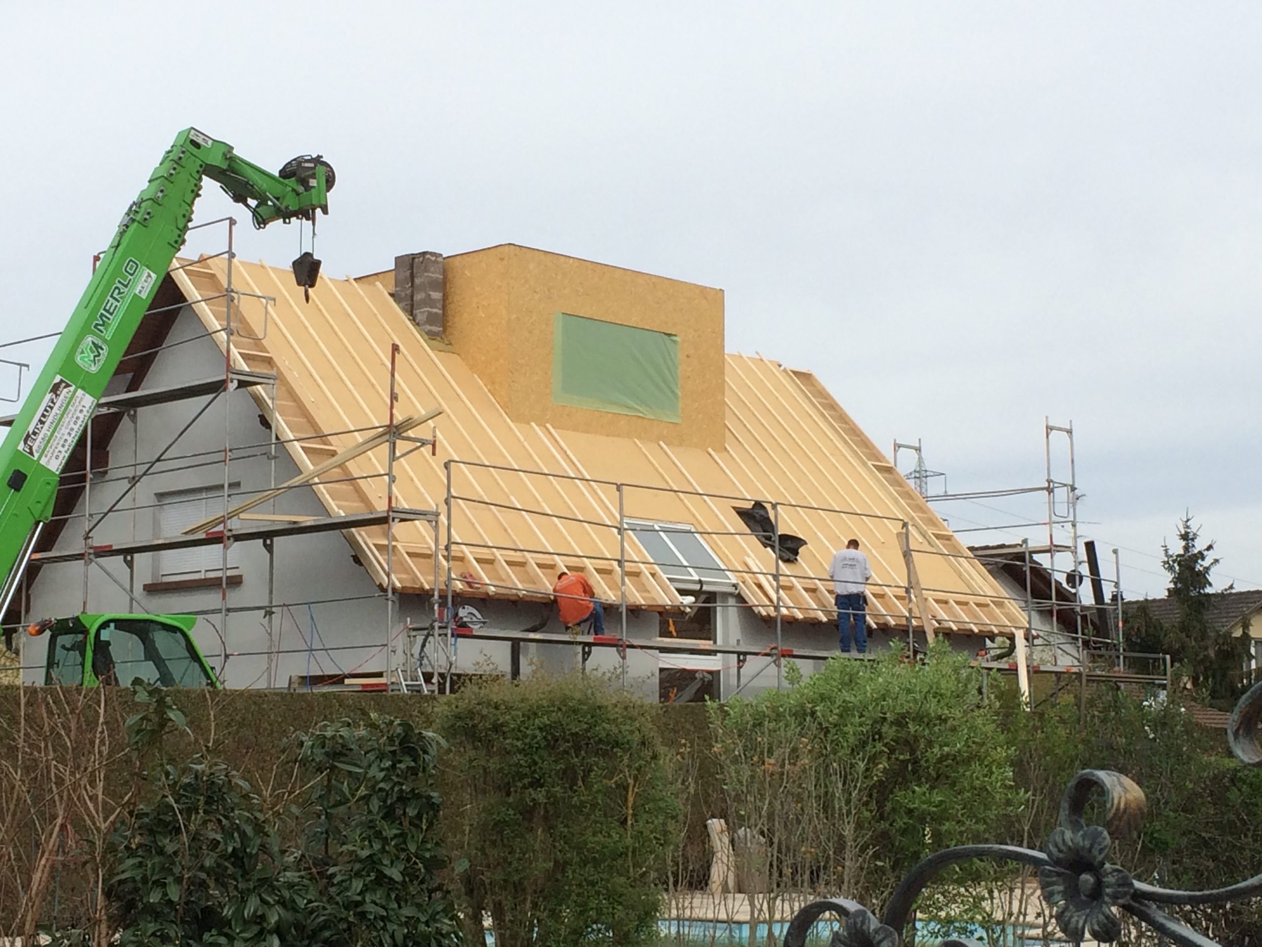 découvrez comment agrandir votre toiture pour maximiser l'espace et améliorer l'esthétique de votre maison. explorez nos solutions innovantes et conseils pratiques pour un agrandissement réussi et adapté à vos besoins.