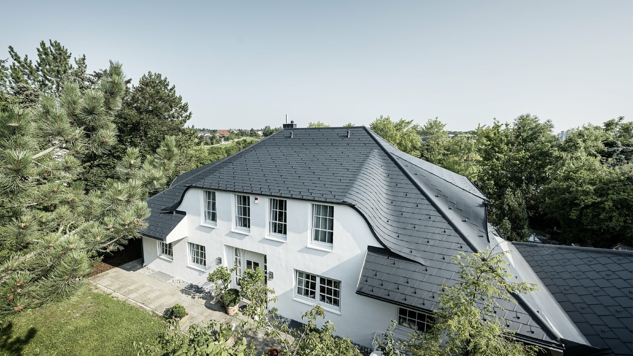 découvrez notre service d'aide aux projets de toiture, offrant des conseils personnalisés, des ressources utiles et des solutions adaptées à votre budget. que vous planifiez une nouvelle construction ou une rénovation, nous vous accompagnons dans chaque étape pour garantir un résultat optimal et durable.