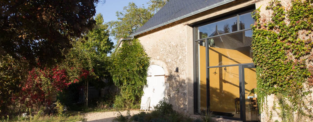 découvrez nos services d'aide à la rénovation de grange, alliant expertise et passion. transformez votre grange en un espace unique, tout en préservant son charme d'antan. bénéficiez de conseils personnalisés et de solutions adaptées à votre projet de rénovation.