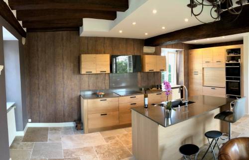 découvrez comment optimiser la rénovation de votre grange avec nos conseils pratiques, idées inspirantes et les meilleures ressources pour transformer cet espace en un lieu unique et fonctionnel.