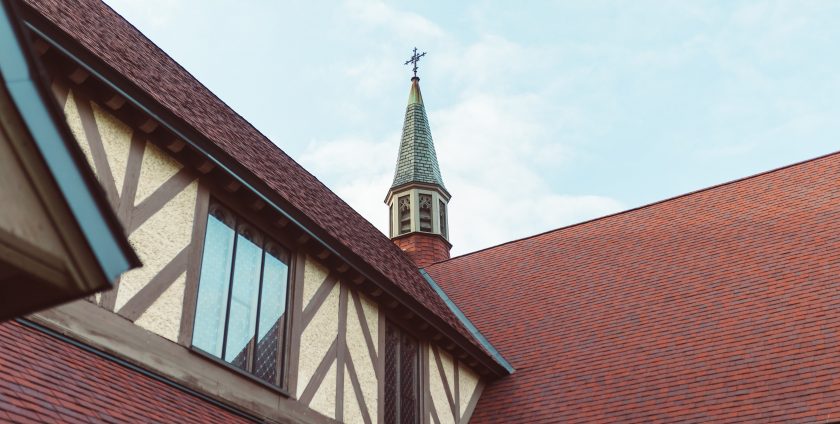 découvrez notre service d'aide toiture, spécialement conçu pour vous accompagner dans tous vos projets de réparation et d'entretien de toiture. bénéficiez de conseils personnalisés et d'une expertise professionnelle pour assurer la durabilité et l'esthétique de votre toit.