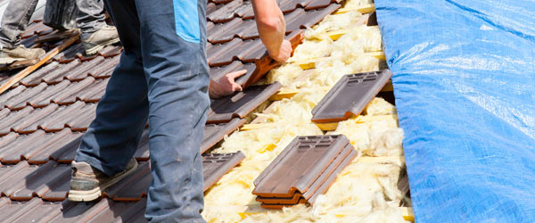 découvrez des solutions d'aide pour vos travaux de toiture, qu'il s'agisse de réparations, d'isolation ou de rénovation. obtenez des conseils d'experts et des informations sur les aides financières disponibles pour améliorer la sécurité et l'efficacité énergétique de votre maison.