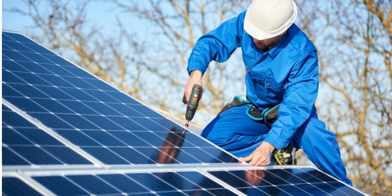 découvrez notre service d'aide pour l'installation de votre toiture photovoltaïque. profitez des conseils d'experts pour maximiser l'efficacité énergétique de votre système solaire et bénéficier d'une énergie propre et renouvelable.